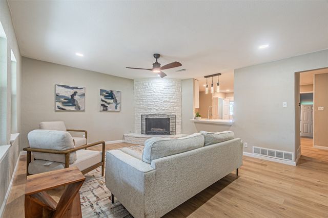 5307 Kelly Elliott, Arlington, TX 76017