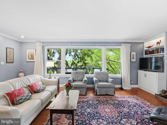700 26TH PL S, Arlington, VA 22202