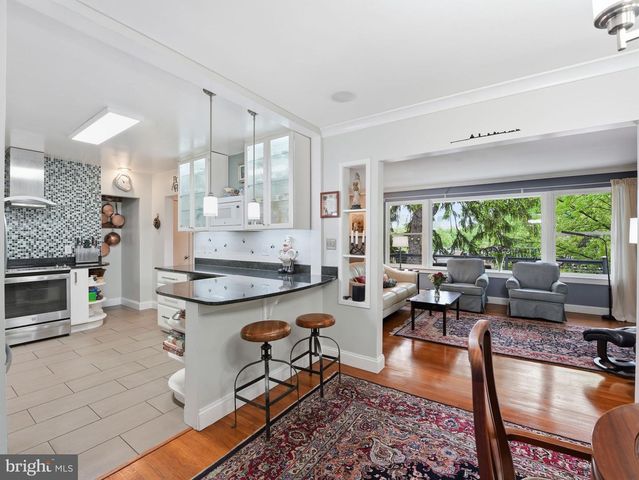 700 26TH PL S, Arlington, VA 22202