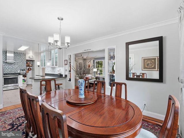 700 26TH PL S, Arlington, VA 22202