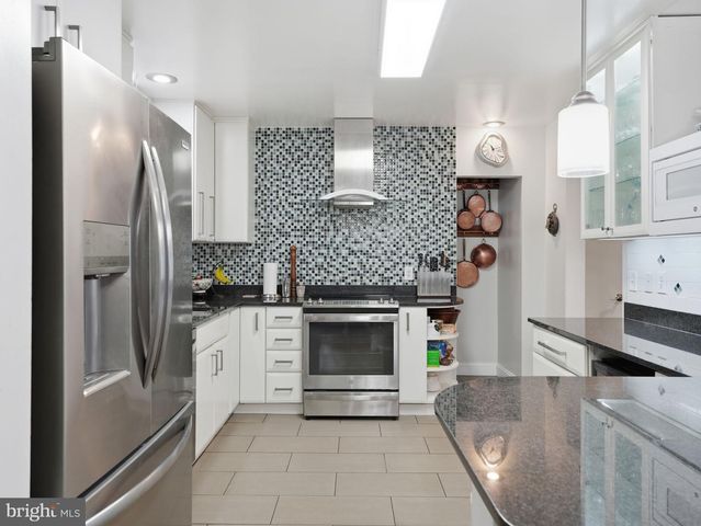 700 26TH PL S, Arlington, VA 22202