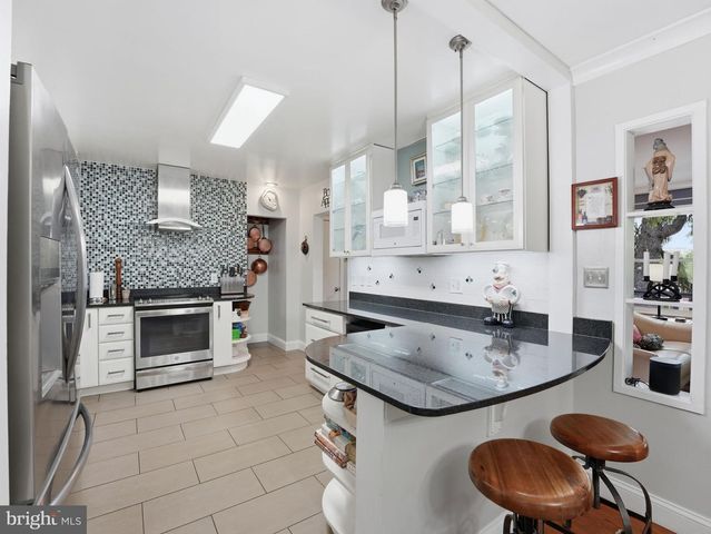 700 26TH PL S, Arlington, VA 22202