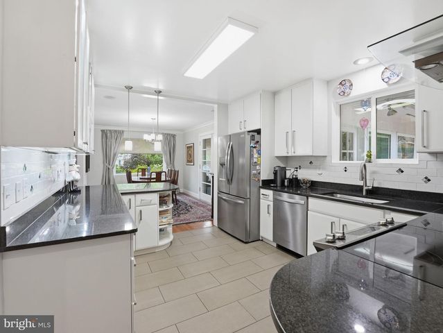 700 26TH PL S, Arlington, VA 22202