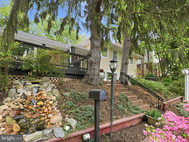 700 26TH PL S, Arlington, VA 22202