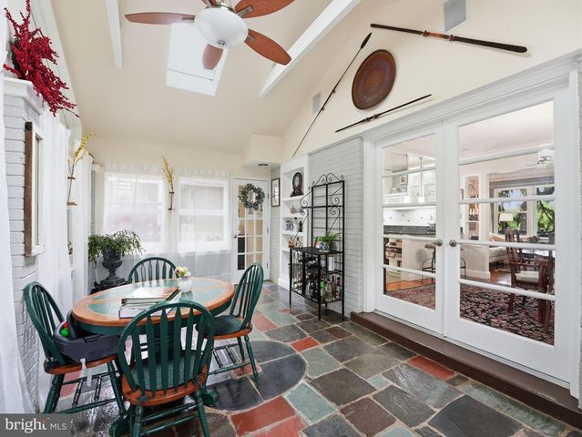 700 26TH PL S, Arlington, VA 22202