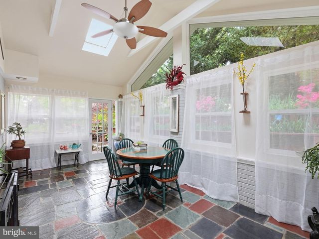 700 26TH PL S, Arlington, VA 22202