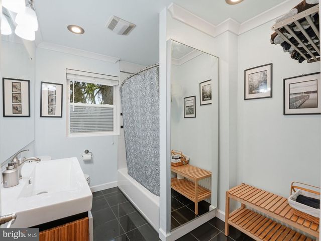 700 26TH PL S, Arlington, VA 22202