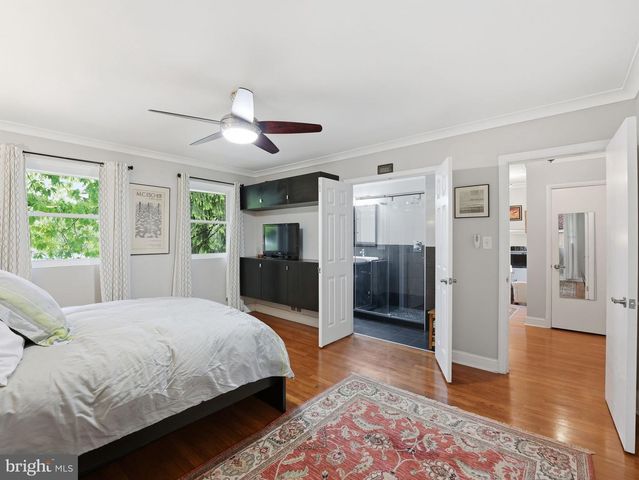 700 26TH PL S, Arlington, VA 22202