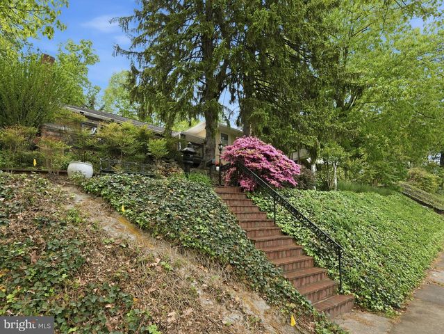 700 26TH PL S, Arlington, VA 22202