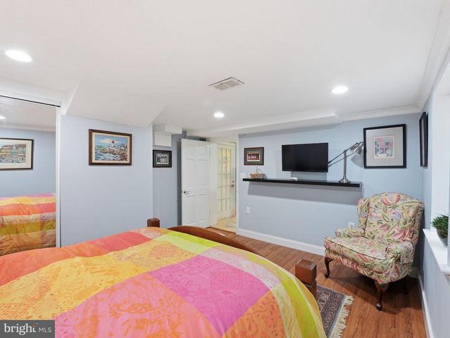 700 26TH PL S, Arlington, VA 22202