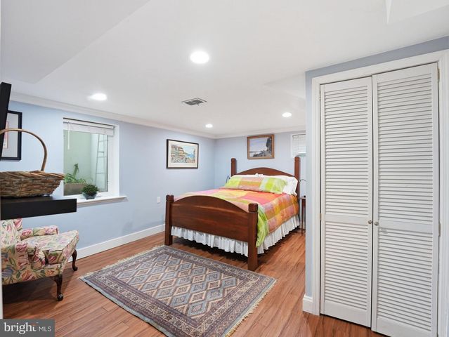 700 26TH PL S, Arlington, VA 22202