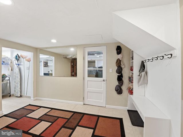 700 26TH PL S, Arlington, VA 22202