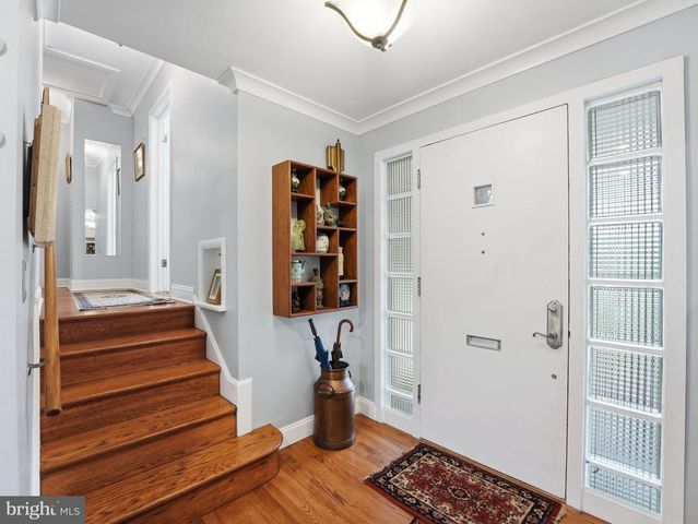700 26TH PL S, Arlington, VA 22202
