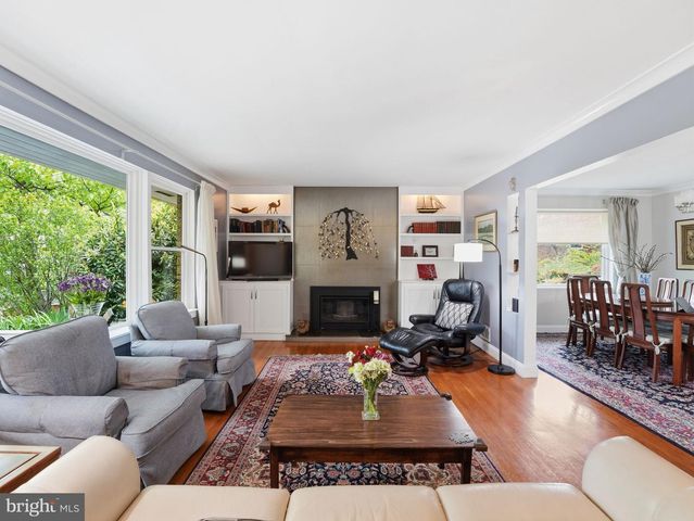 700 26TH PL S, Arlington, VA 22202