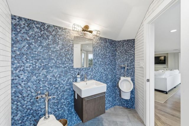 230 Rockridge Road, San Carlos, CA 94070