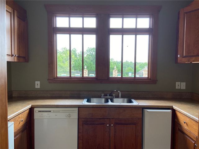 1023 Harts Cove Way, Seneca, SC 29678