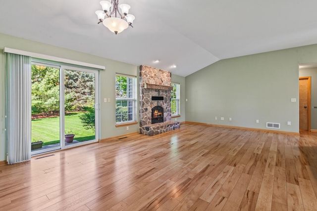 1280 Wrenfield WAY, Oconomowoc, WI 53066
