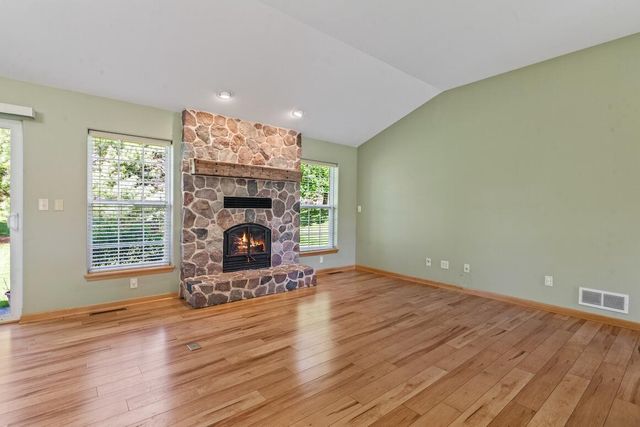 1280 Wrenfield WAY, Oconomowoc, WI 53066