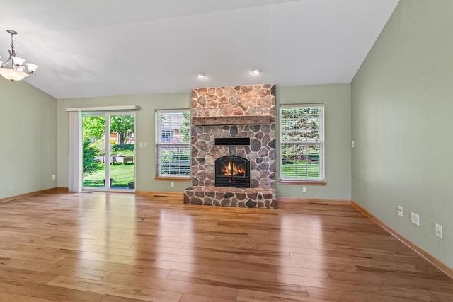 1280 Wrenfield WAY, Oconomowoc, WI 53066