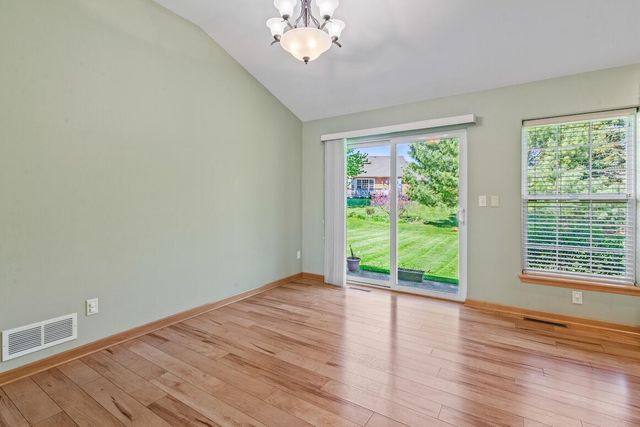 1280 Wrenfield WAY, Oconomowoc, WI 53066