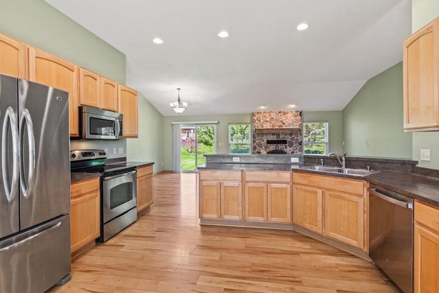 1280 Wrenfield WAY, Oconomowoc, WI 53066