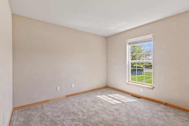 1280 Wrenfield WAY, Oconomowoc, WI 53066