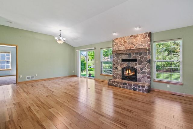 1280 Wrenfield WAY, Oconomowoc, WI 53066