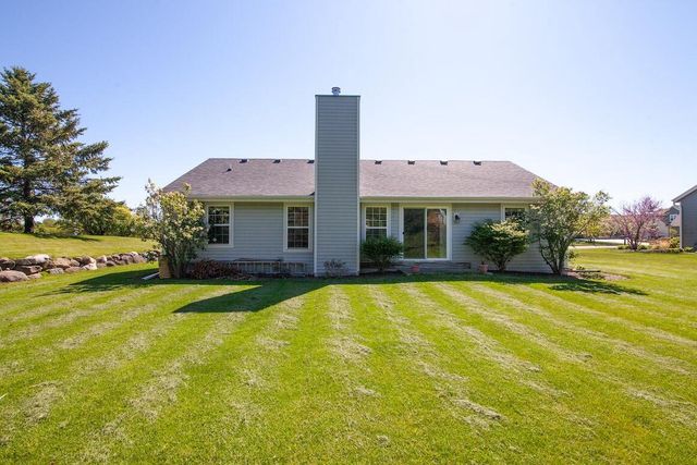 1280 Wrenfield WAY, Oconomowoc, WI 53066