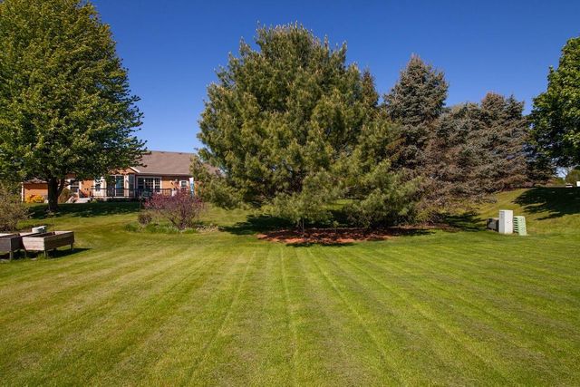 1280 Wrenfield WAY, Oconomowoc, WI 53066