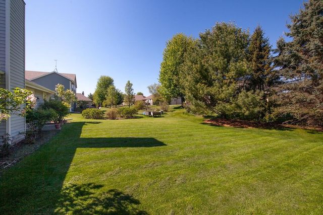 1280 Wrenfield WAY, Oconomowoc, WI 53066