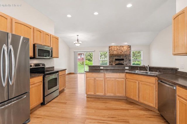 1280 Wrenfield WAY, Oconomowoc, WI 53066