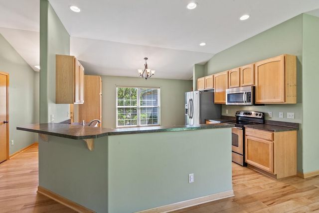 1280 Wrenfield WAY, Oconomowoc, WI 53066