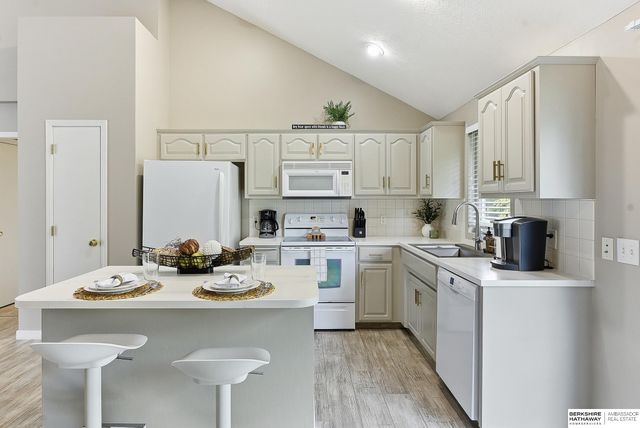 7707 S 162nd Street, Omaha, NE 68136