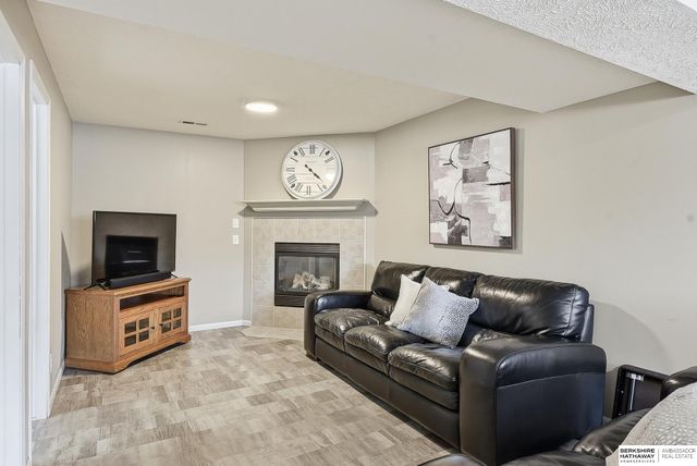 7707 S 162nd Street, Omaha, NE 68136