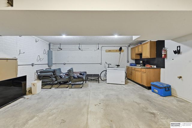 7707 S 162nd Street, Omaha, NE 68136