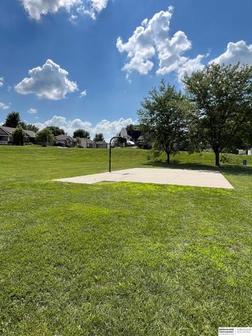 7707 S 162nd Street, Omaha, NE 68136