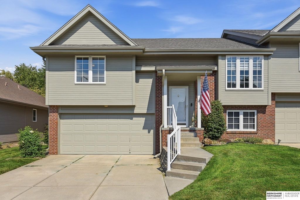 7707 S 162nd Street, Omaha, NE 68136