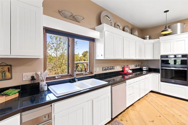 1327 Old Pecos Trail, Santa Fe, NM 87505
