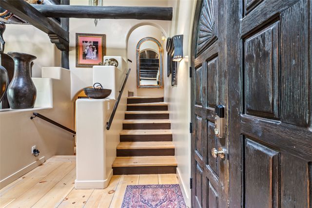 1327 Old Pecos Trail, Santa Fe, NM 87505