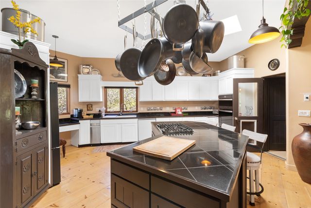 1327 Old Pecos Trail, Santa Fe, NM 87505