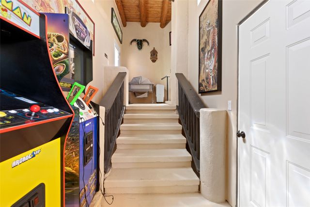1327 Old Pecos Trail, Santa Fe, NM 87505