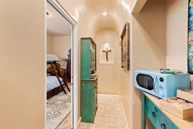 1327 Old Pecos Trail, Santa Fe, NM 87505