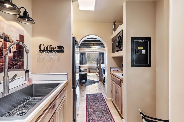 1327 Old Pecos Trail, Santa Fe, NM 87505