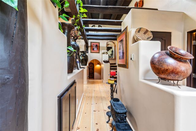 1327 Old Pecos Trail, Santa Fe, NM 87505