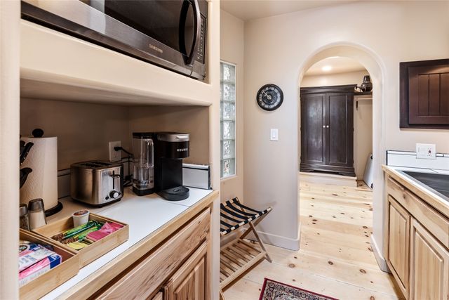 1327 Old Pecos Trail, Santa Fe, NM 87505