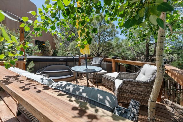 1327 Old Pecos Trail, Santa Fe, NM 87505