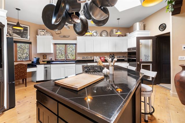 1327 Old Pecos Trail, Santa Fe, NM 87505