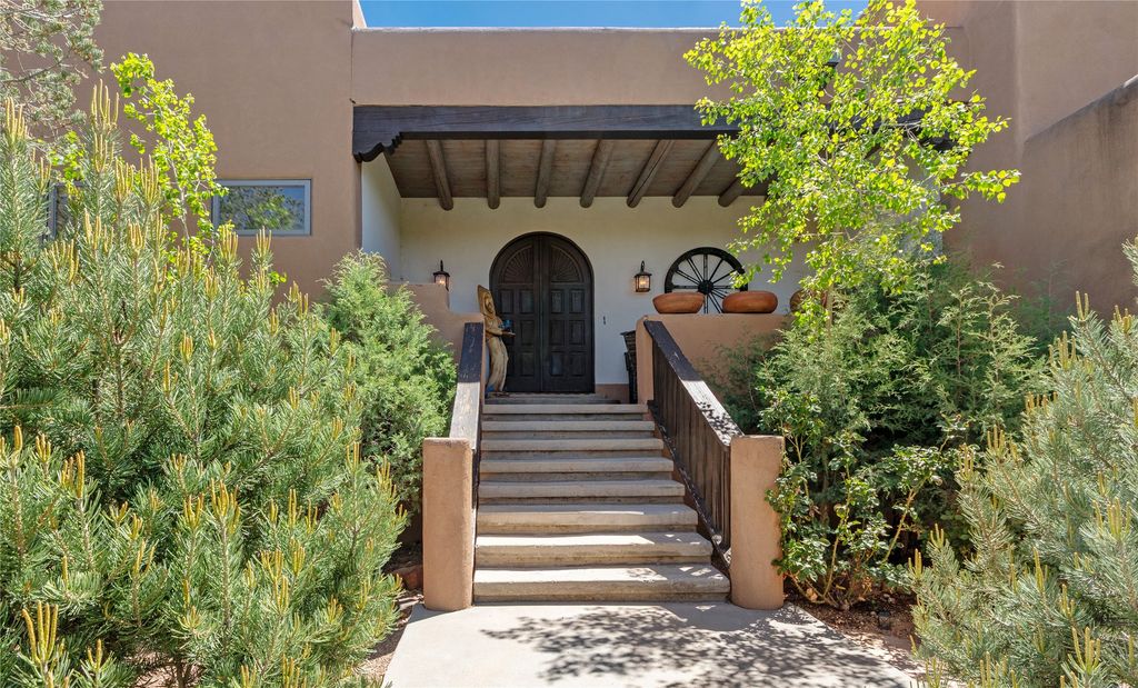 1327 Old Pecos Trail, Santa Fe, NM 87505