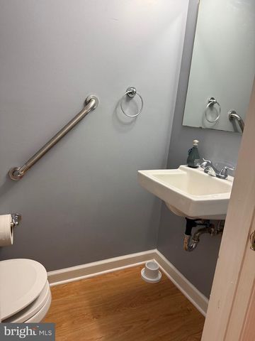 2 LAFAYETTE LN, Cherry Hill, NJ 08003