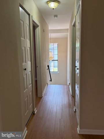 2 LAFAYETTE LN, Cherry Hill, NJ 08003